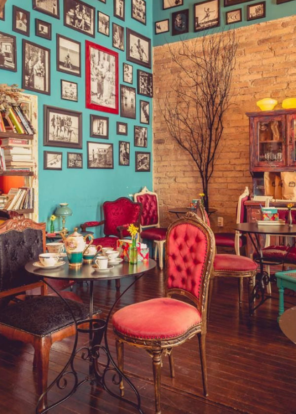 Desain vintage dengan furnitur antik